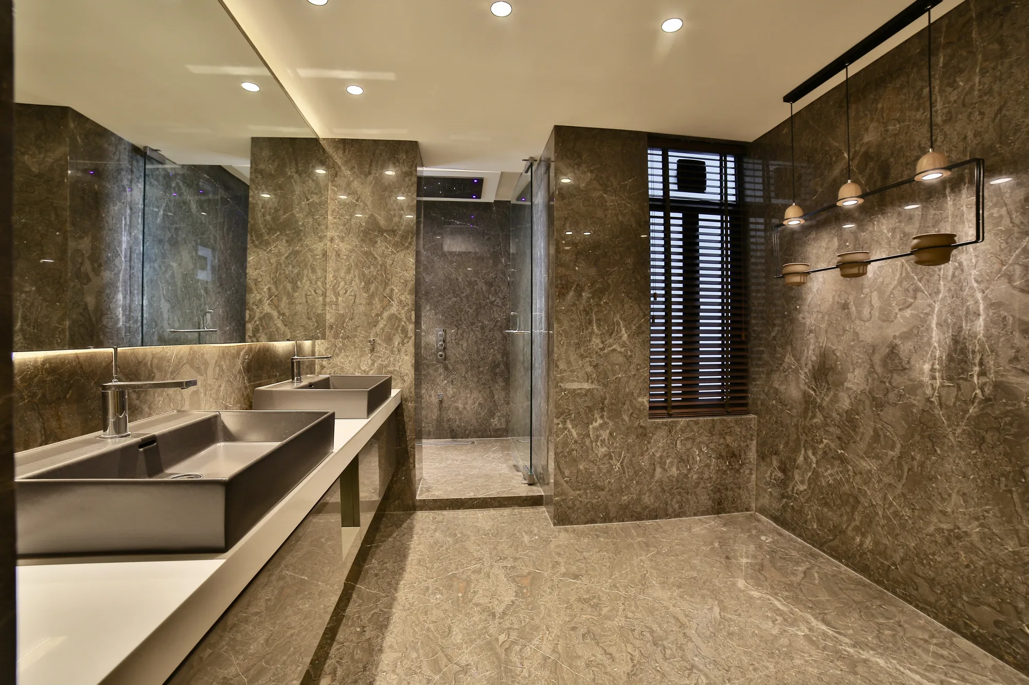 Private spaces · Earth & Art