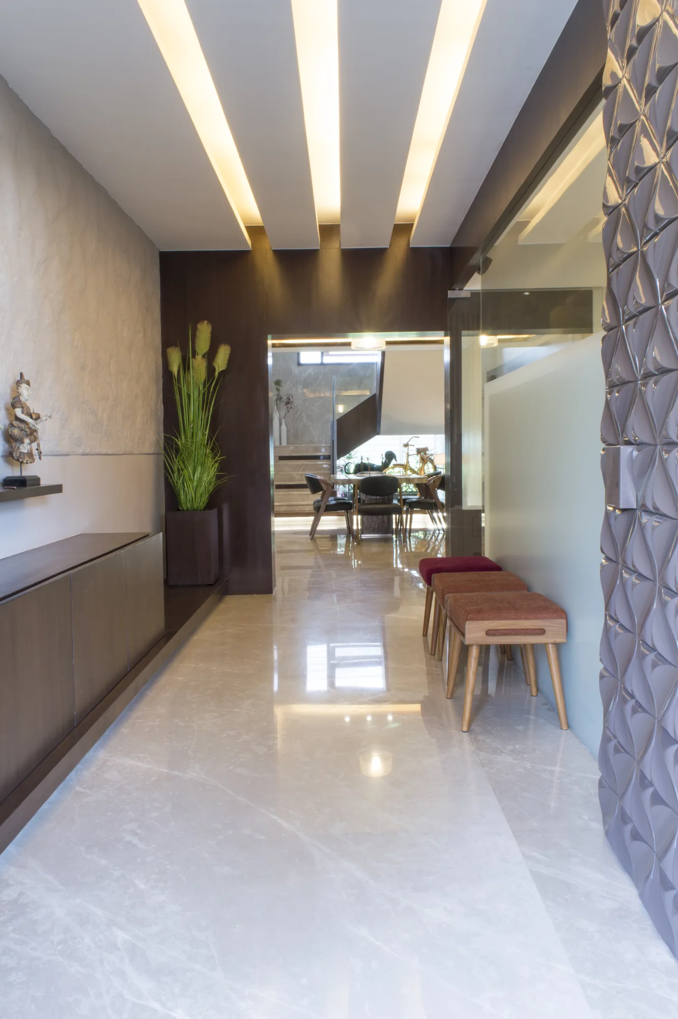 Arrival spaces · Lightwell